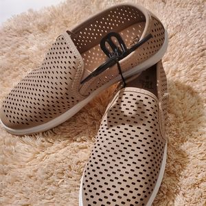 NEW BLUSH MESH MEMORY FOAM FLAT SHOES size 8